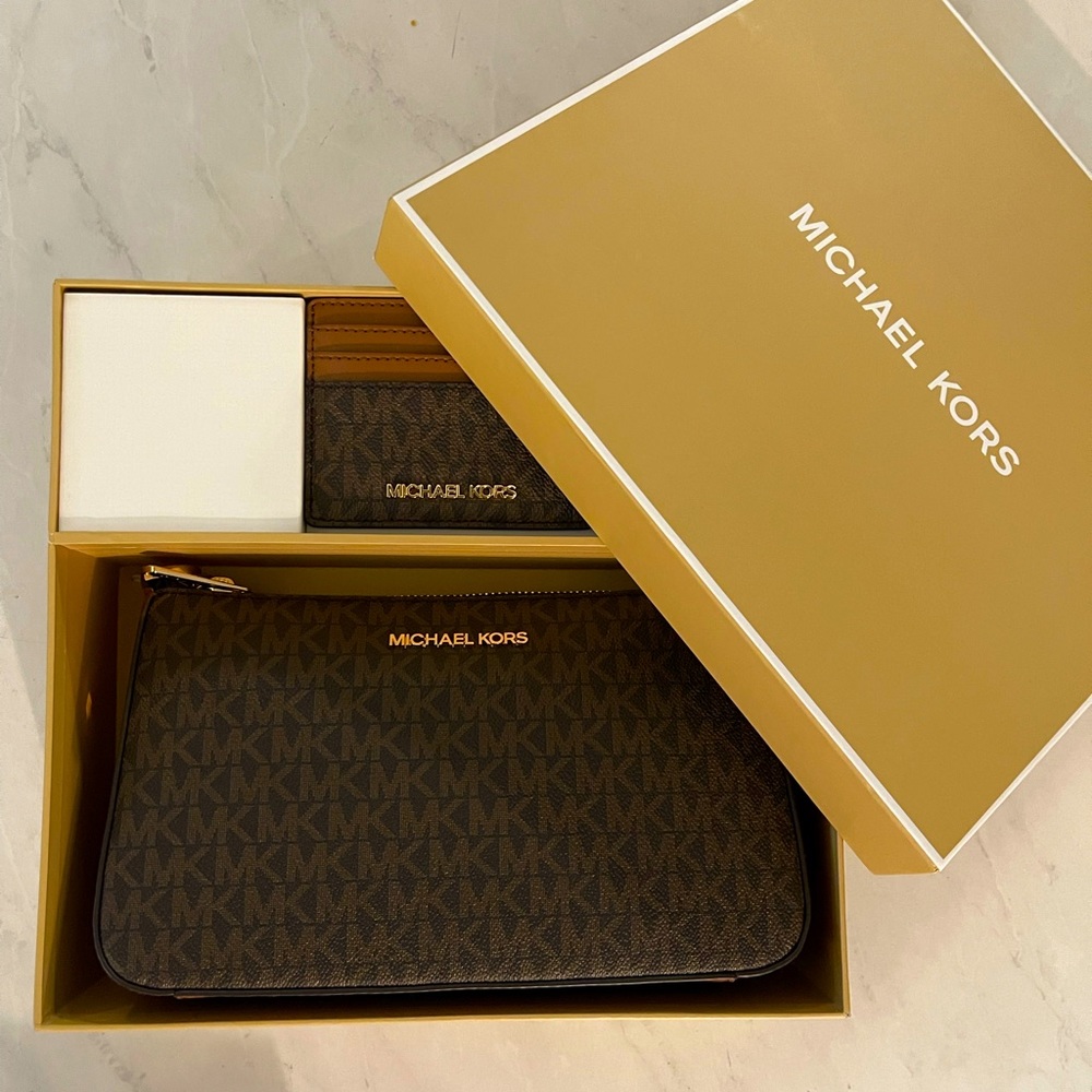 Michael Kors Purse and Card Holder Gift Set